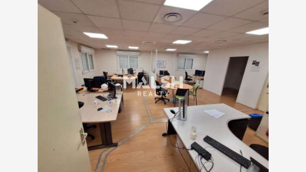 Bureaux à louer 210m² divisibles à Chassieu