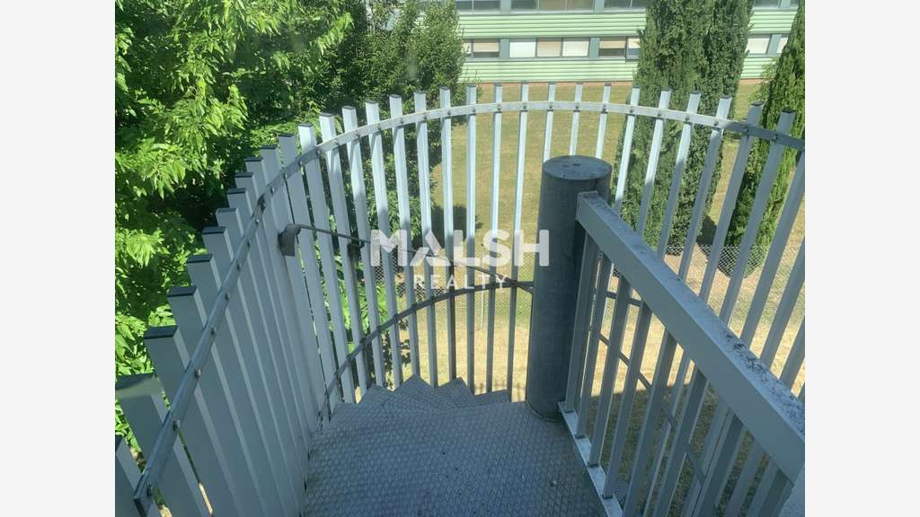Bureaux - A louer - CHASSIEU - A partir de 165 m²