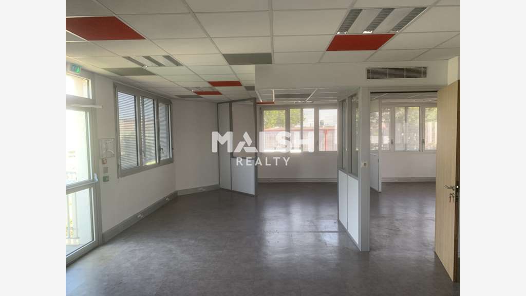 Bureaux - A louer - CHASSIEU - A partir de 165 m²