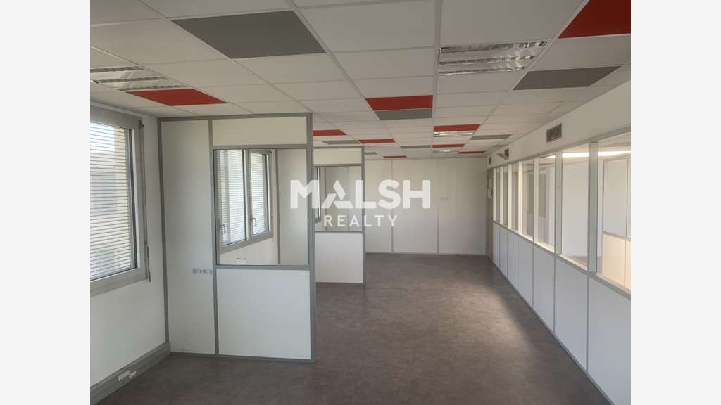 Bureaux - A louer - CHASSIEU - A partir de 165 m²
