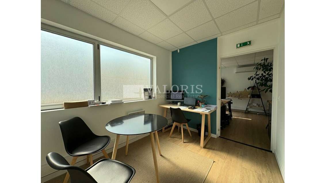 CHASSIEU - BUREAUX à louer