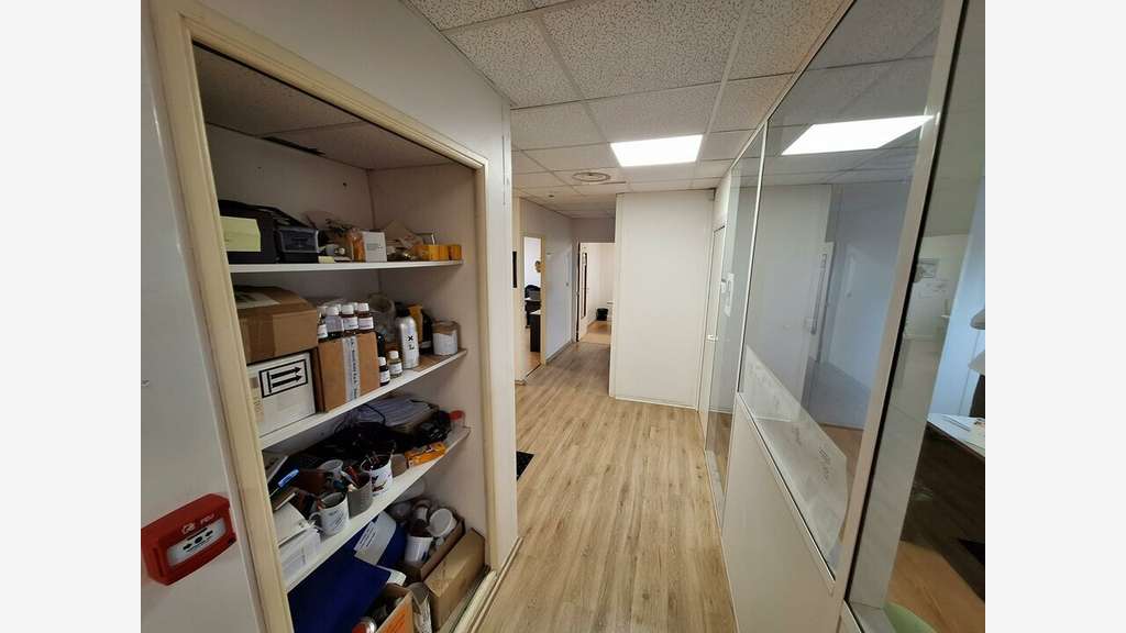 Bureaux 291m² à louer dans la Zone de Chassieu