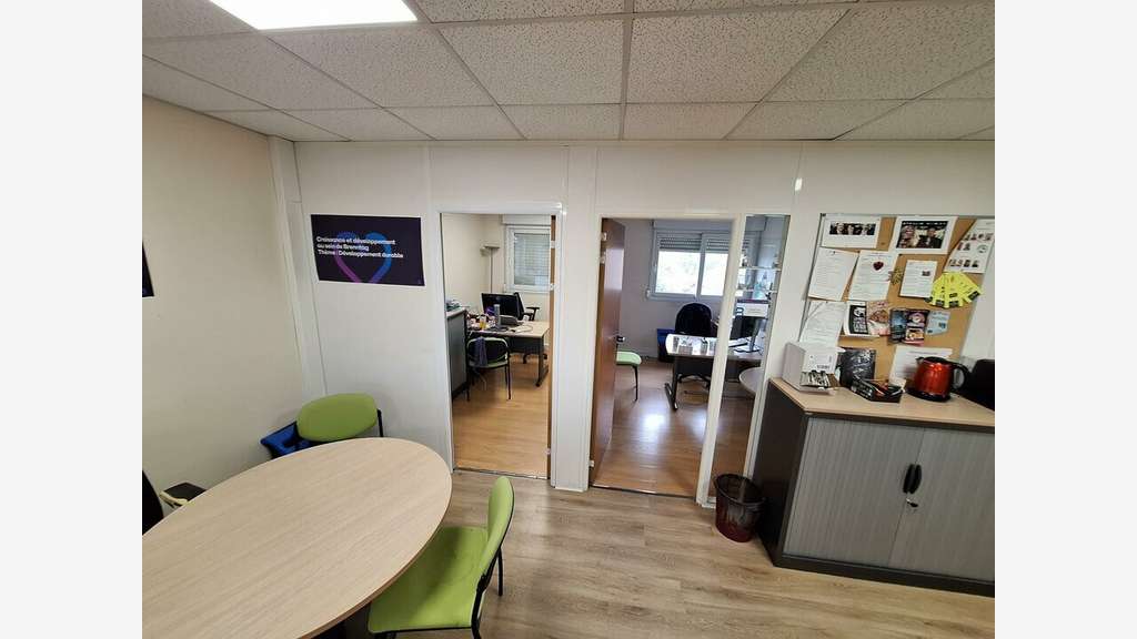 Bureaux 291m² à louer dans la Zone de Chassieu