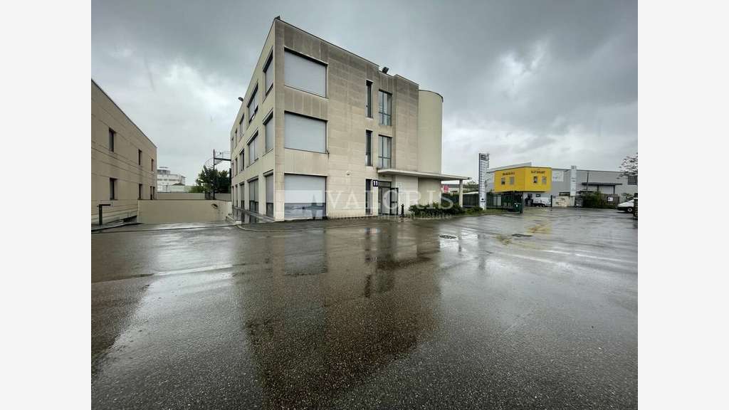 Bureaux 340m² à louer Chassieu dans l'est Lyonnais