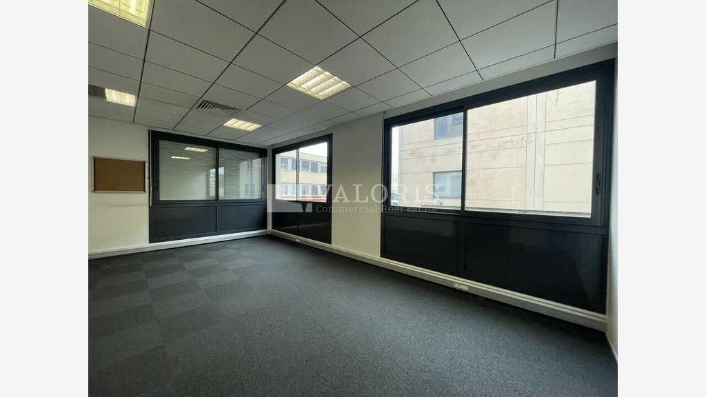 Bureaux 340m² à louer Chassieu dans l'est Lyonnais
