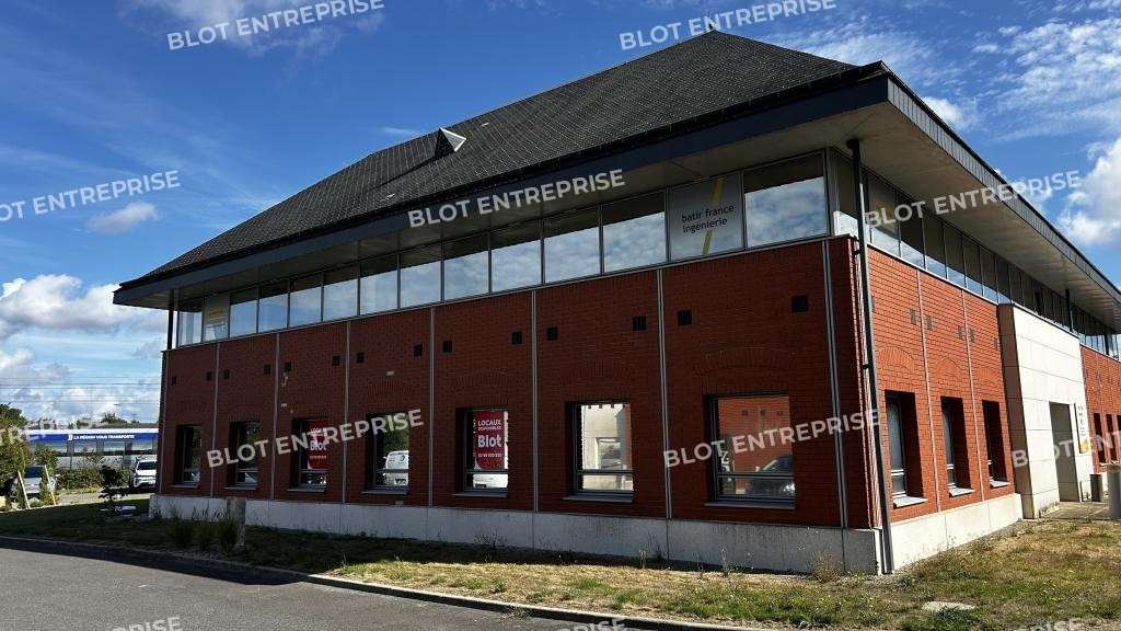 Location bureaux 96m² en RDC à Châteaubourg