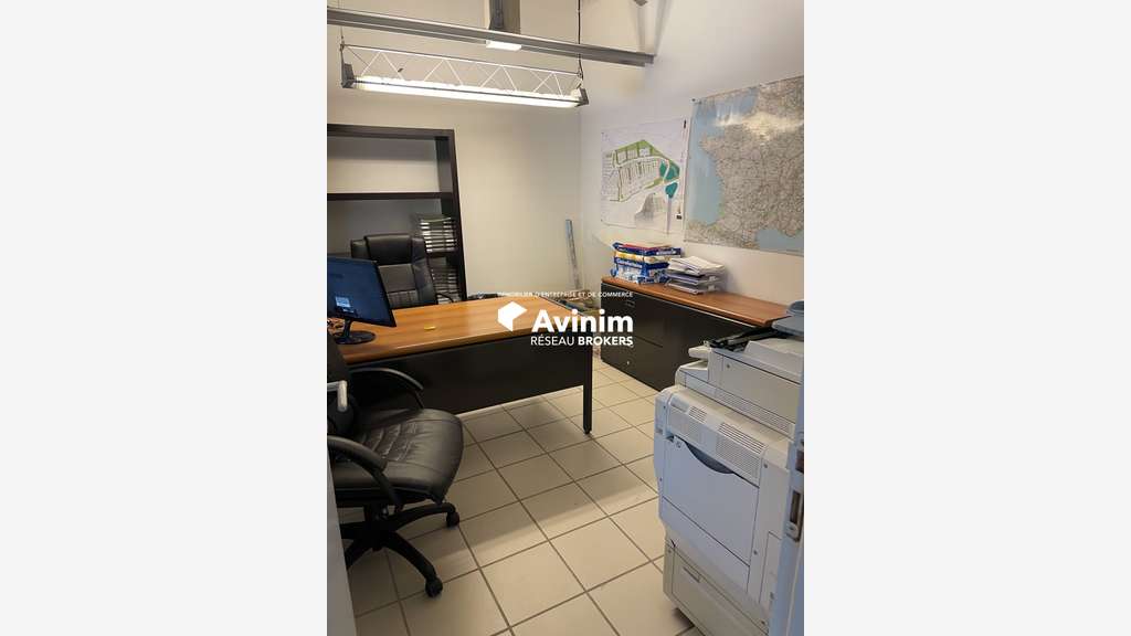A louer grand bureaux en étage à Châteauneuf