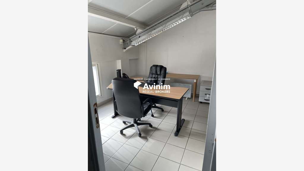 A louer grand bureaux en étage à Châteauneuf