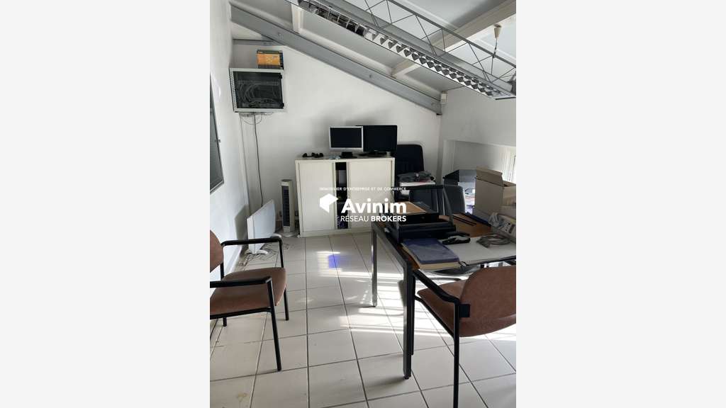 A louer grand bureaux en étage à Châteauneuf