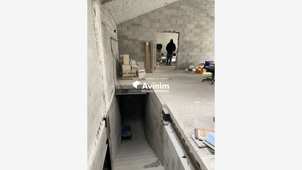 A louer grand bureaux en étage à Châteauneuf
