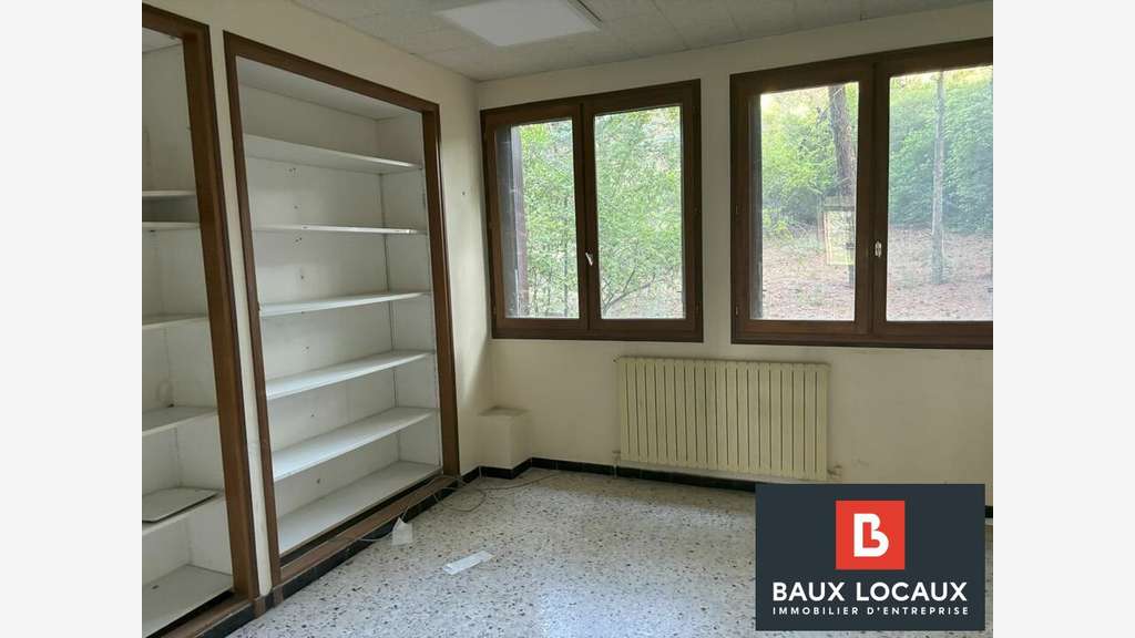 A louer bureaux 245m² périphérie de Châteaurenard
