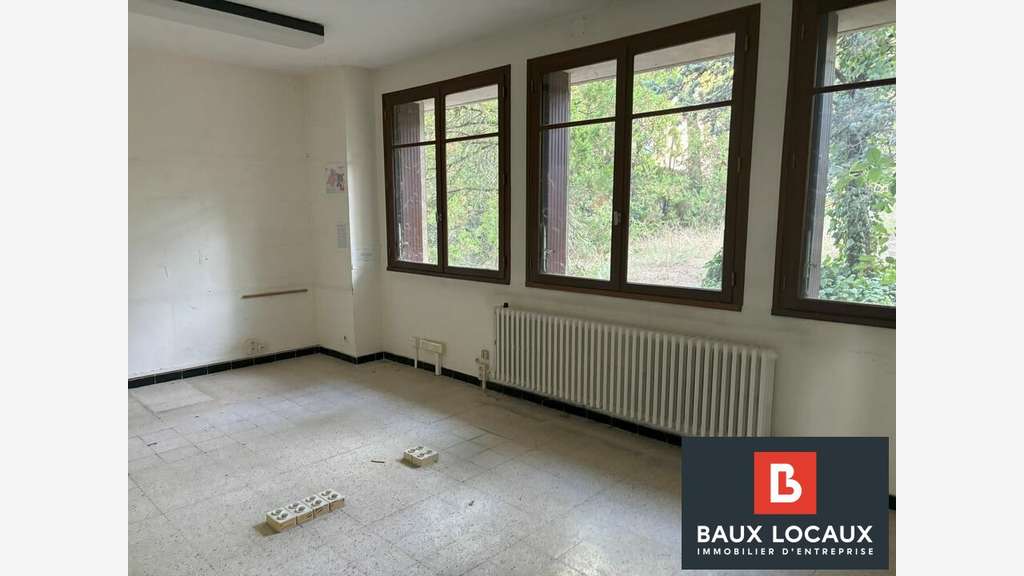 A louer bureaux 245m² périphérie de Châteaurenard