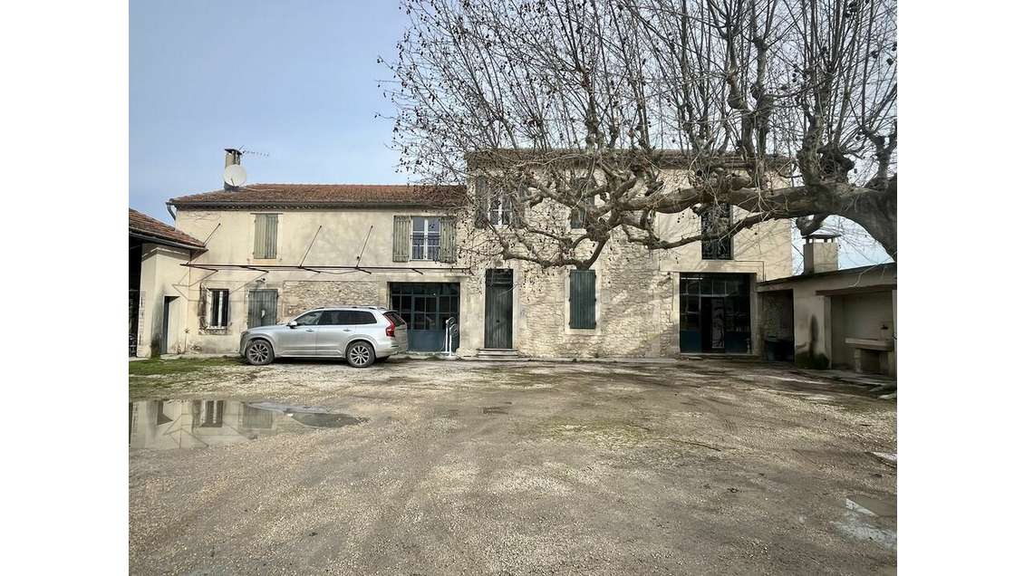 Bureaux dans mas provençal à louer à Châteaurenard