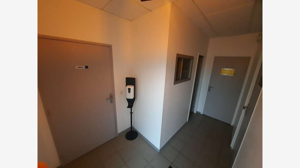 Bureaux 12m² RDC à louer à Châteaurenard