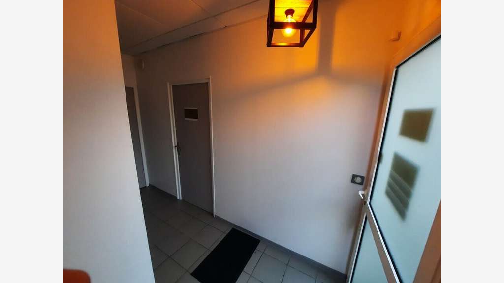 Bureaux 12m² RDC à louer à Châteaurenard