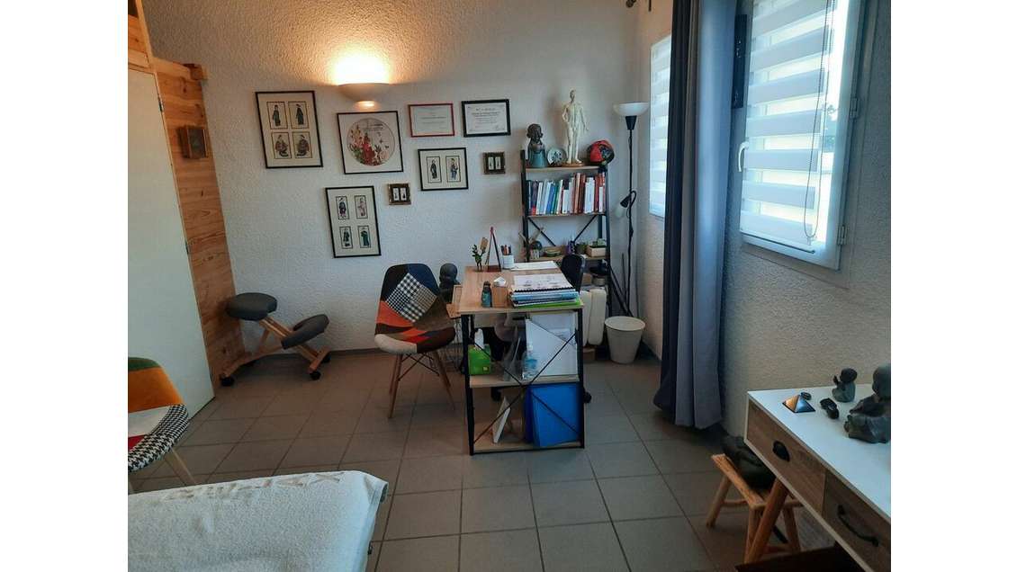 CHATEAURENARD - BUREAUX à louer