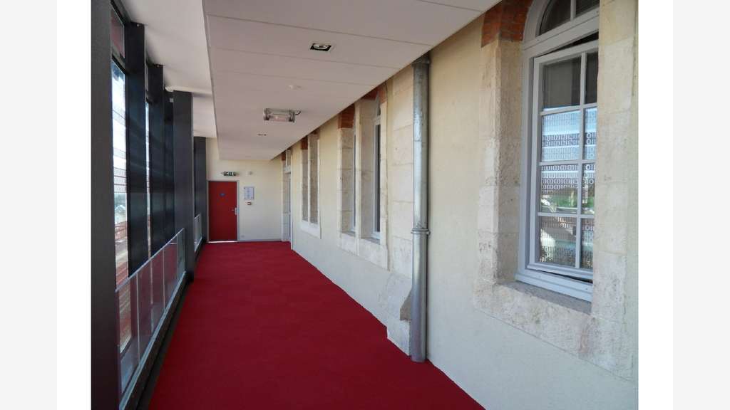 À louer – Bureaux divisibles à partir de 265 m² à 