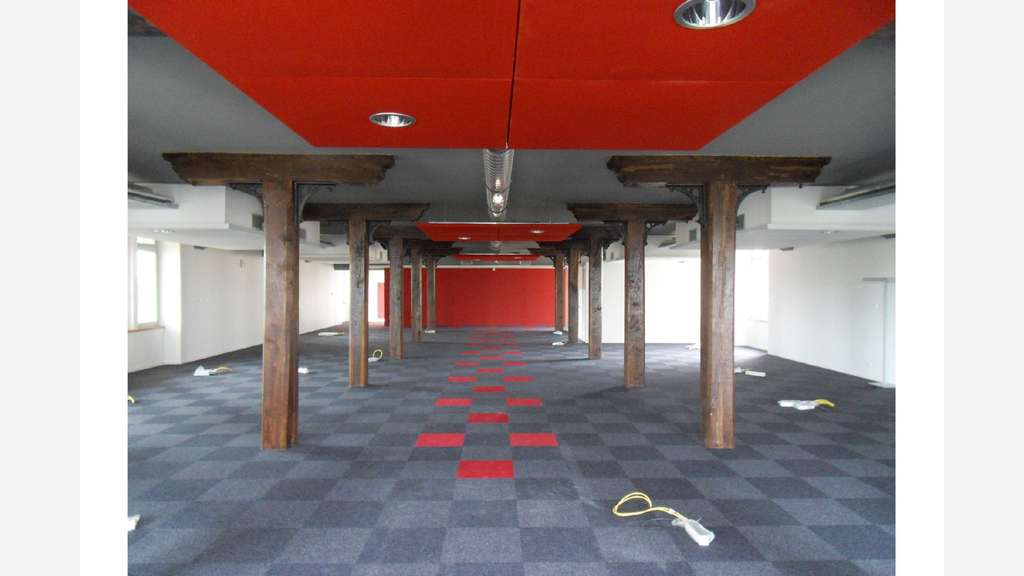 À louer- Bureau de 6302 m² à Châteauroux- Indre (3