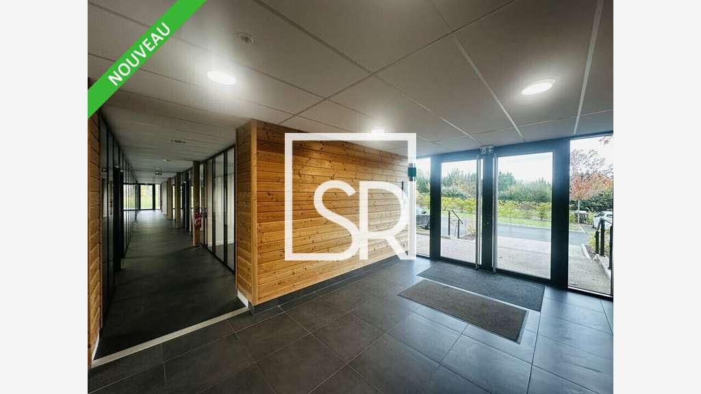 A louer bureaux 414 m², accès facile, Châtelguyon