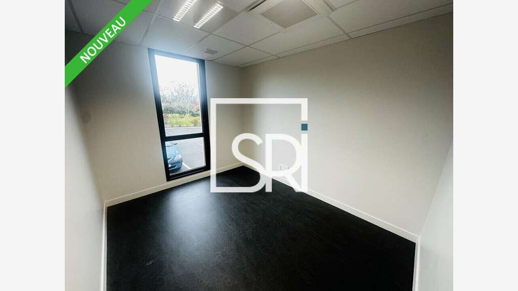 A louer bureaux 414 m², accès facile, Châtelguyon