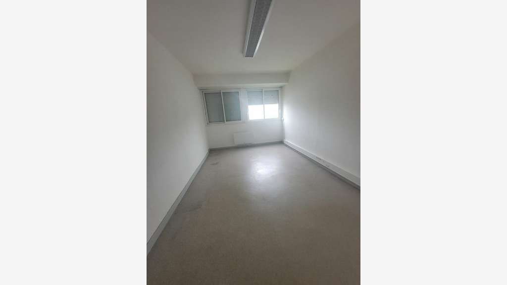 Bureaux 250m² à louer à Châtellerault