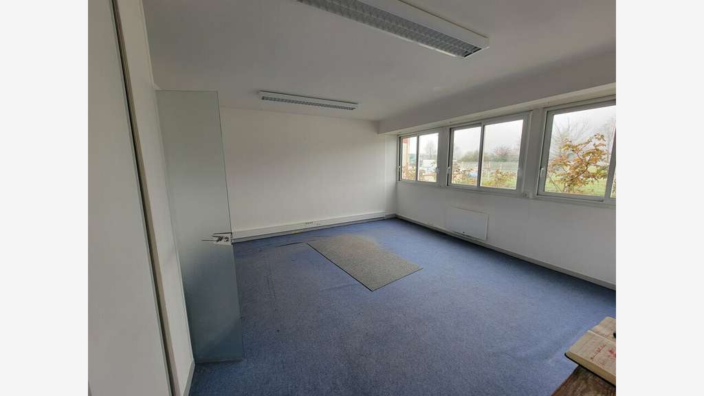 Bureaux 250m² à louer à Châtellerault