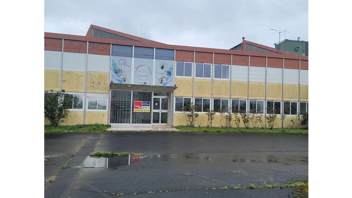 Bureaux 250m² à louer à Châtellerault