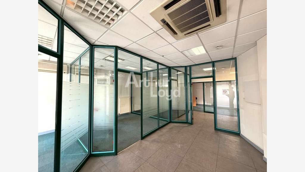 Bureaux 235m² à louer à Châtellerault