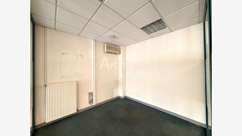 Bureaux 235m² à louer à Châtellerault