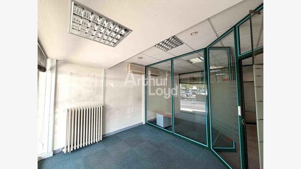Bureaux 235m² à louer à Châtellerault
