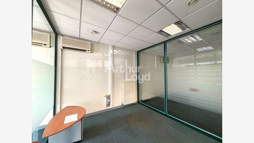 Bureaux 235m² à louer à Châtellerault