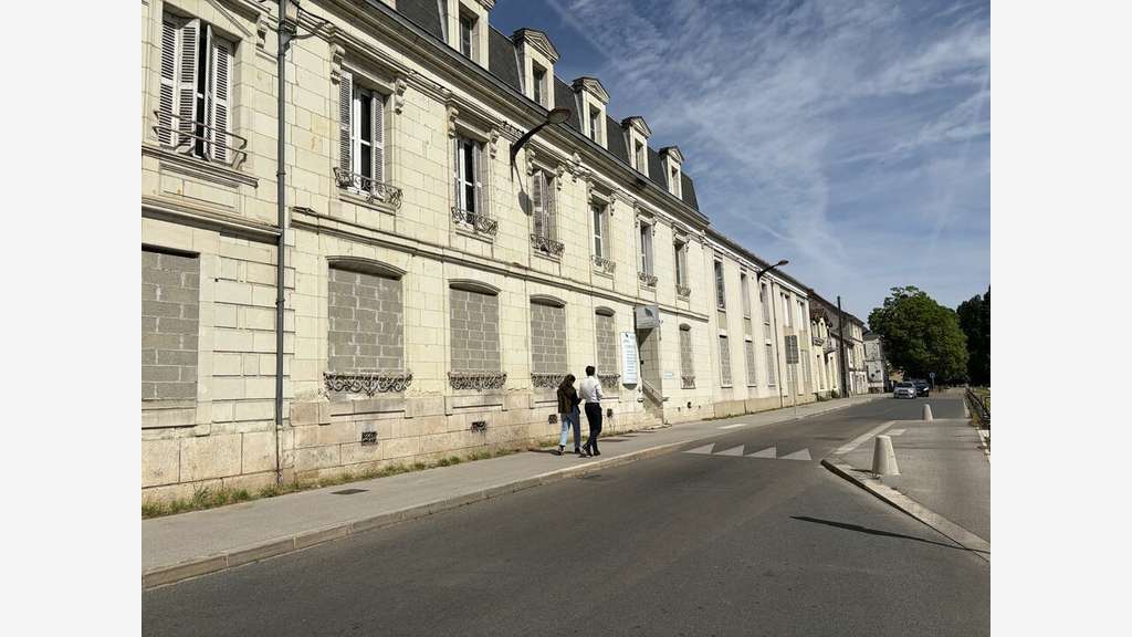 CHATELLERAULT - BUREAUX à louer