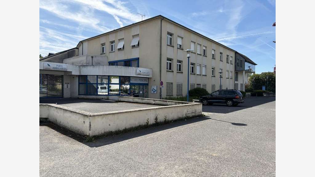 CHATELLERAULT - BUREAUX à louer