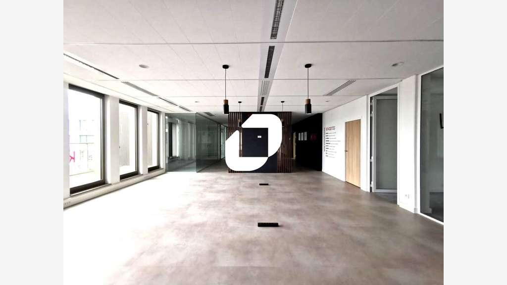 A louer Bureaux 2106m² Chatenay malabry