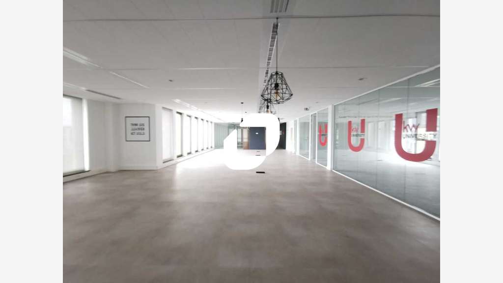 A louer Bureaux 2106m² Chatenay malabry