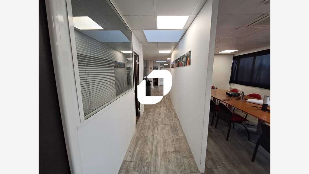 A louer Bureaux 163m² Chatillon