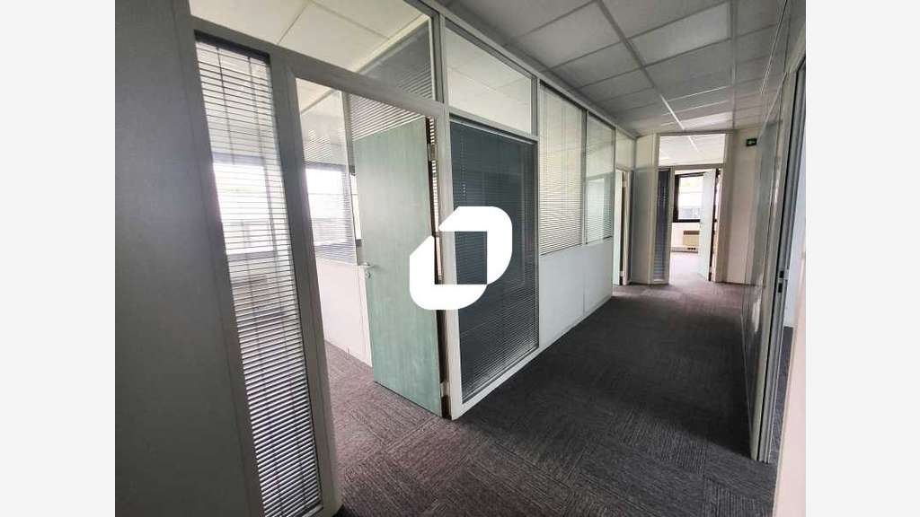 A louer Bureaux 203m² Chatillon