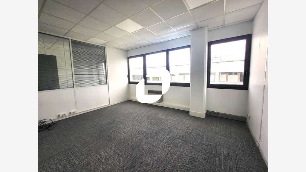 A louer Bureaux 203m² Chatillon