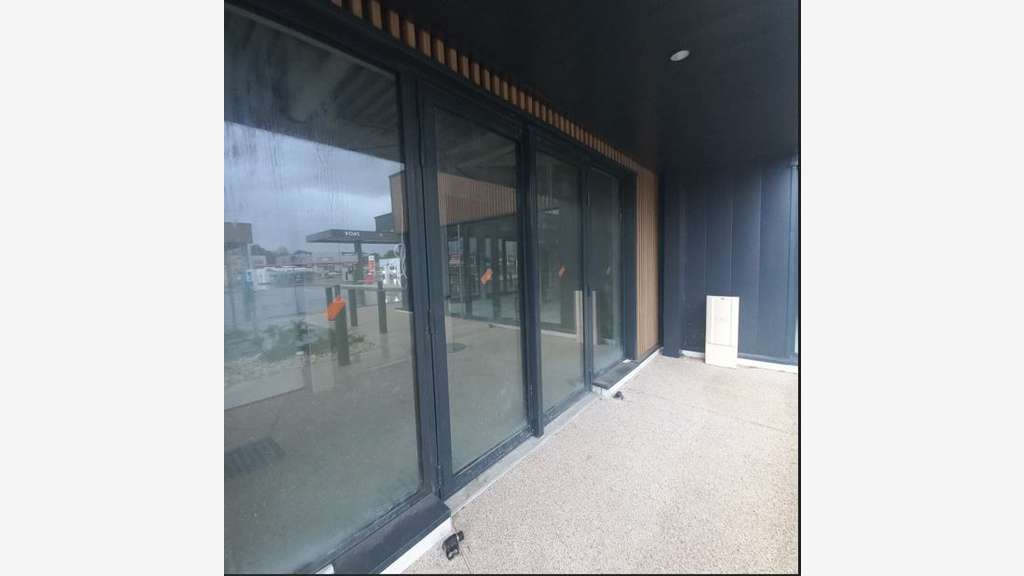 A louer bureaux de 167m² en ZAC à Chatuzange