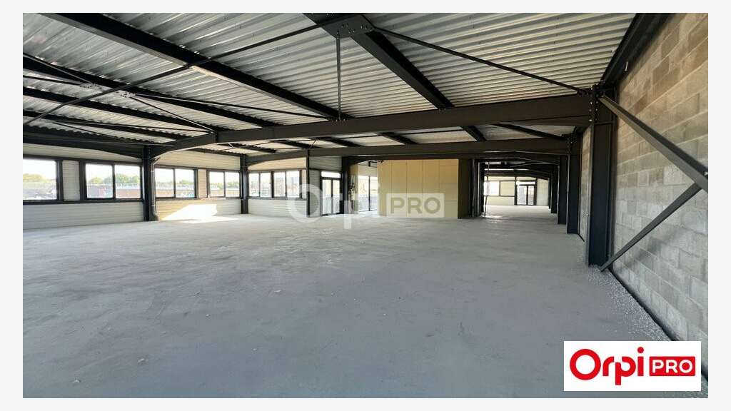 Bureau lumineux 440m² à louer à Chatuzange