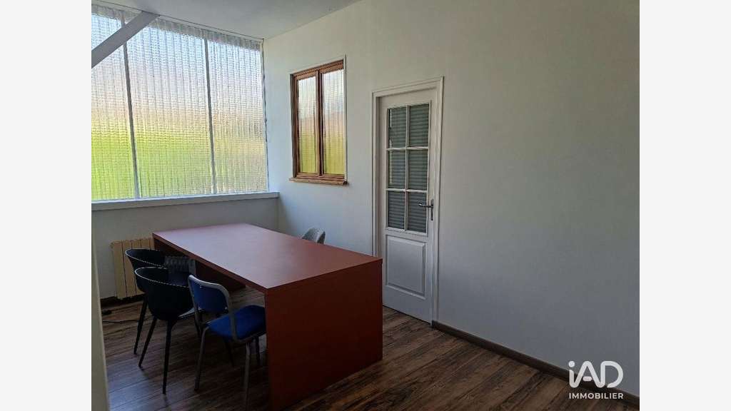 A louer bureau 100m² parking privatif à Chaudon