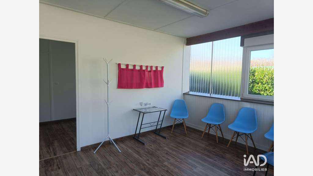A louer bureau 100m² parking privatif à Chaudon
