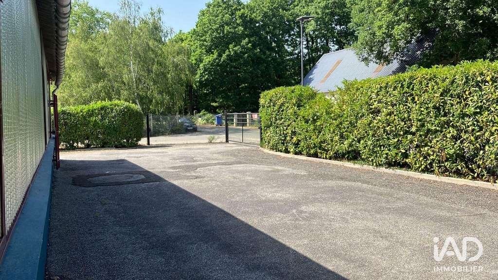 A louer bureau 100m² parking privatif à Chaudon