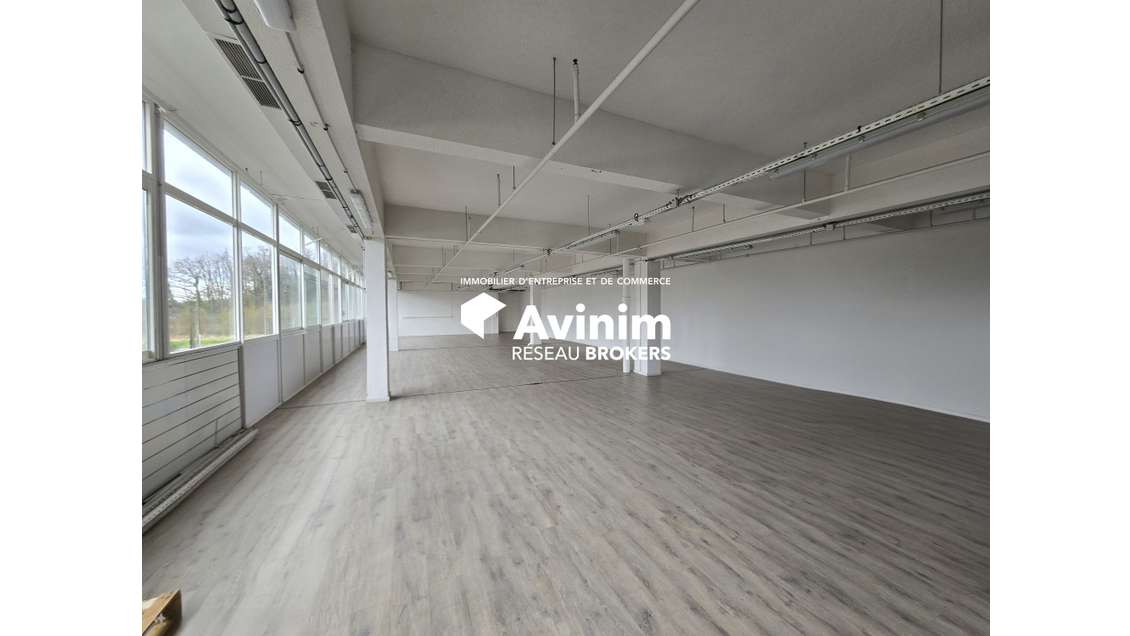 A LOUER CHAUMONTEL(95) BUREAUX 295 M²