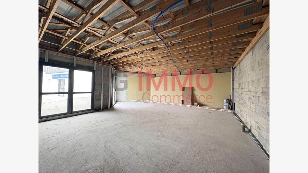 A louer bureaux 130m² zone commerciale de Chauray