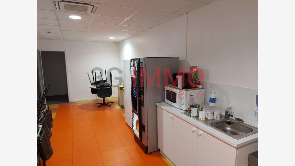 A louer bureaux 330m² R+1 accès PMR à Chauray