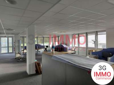 A louer bureaux 330m² R+1 accès PMR à Chauray