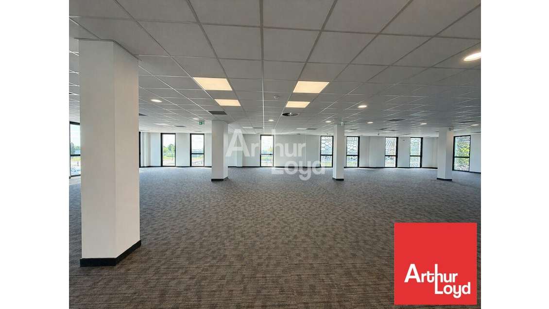 Bureaux 329m² à louer zone tertiaire de Chauray