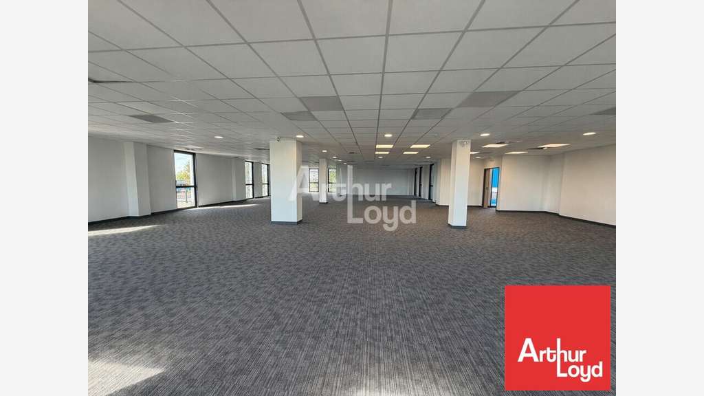 Bureaux 329m² à louer zone tertiaire de Chauray