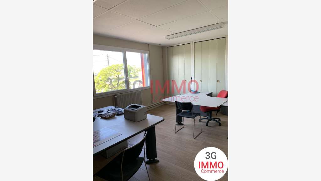 A louer bureaux 22m² en zone industrielle Chauray